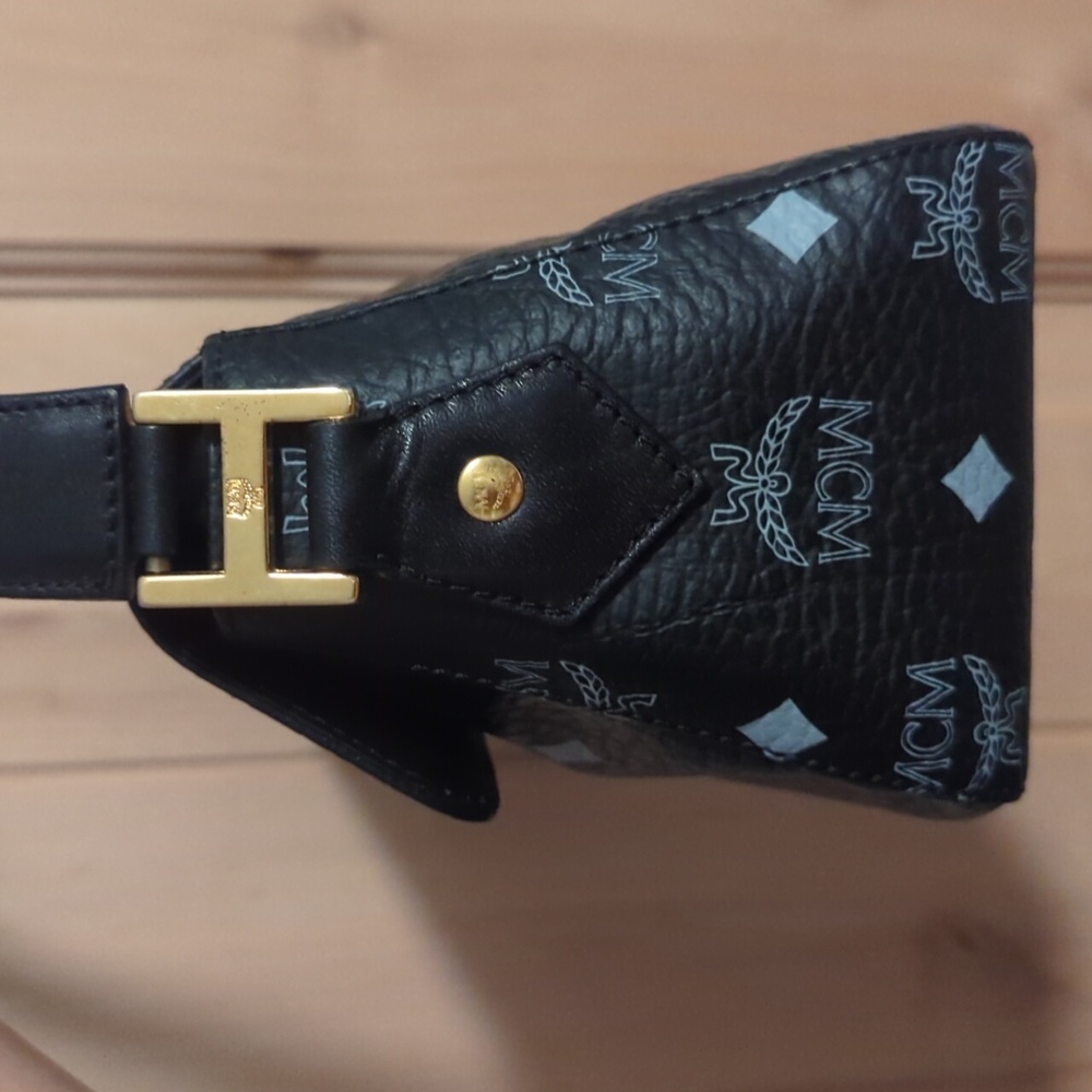 Black And Gray Shoulder Bag - Picture 3 of 13